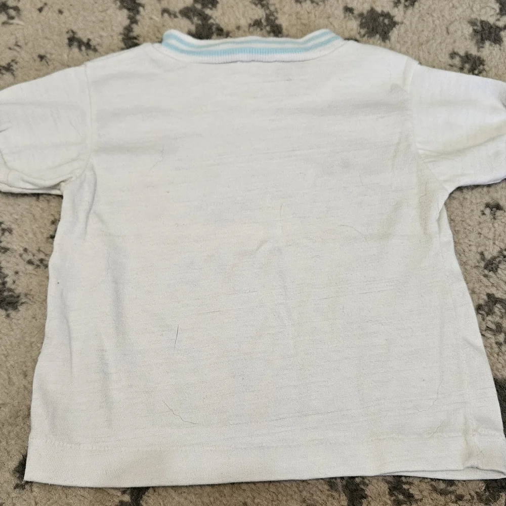 Vintage 1970s Carter’s Kids White‎ W Shirt With Blue Trim Size 18 Months